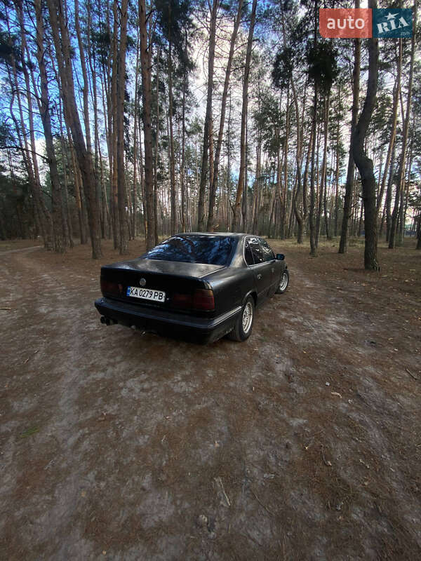 Седан BMW 5 Series 1991 в Василькове