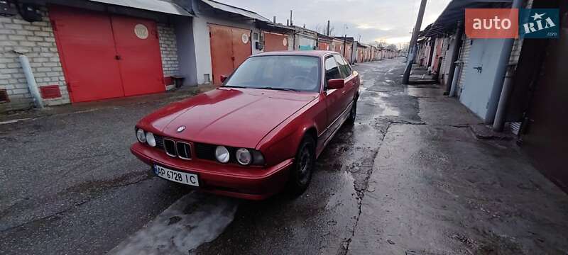 Седан BMW 5 Series 1993 в Запорожье