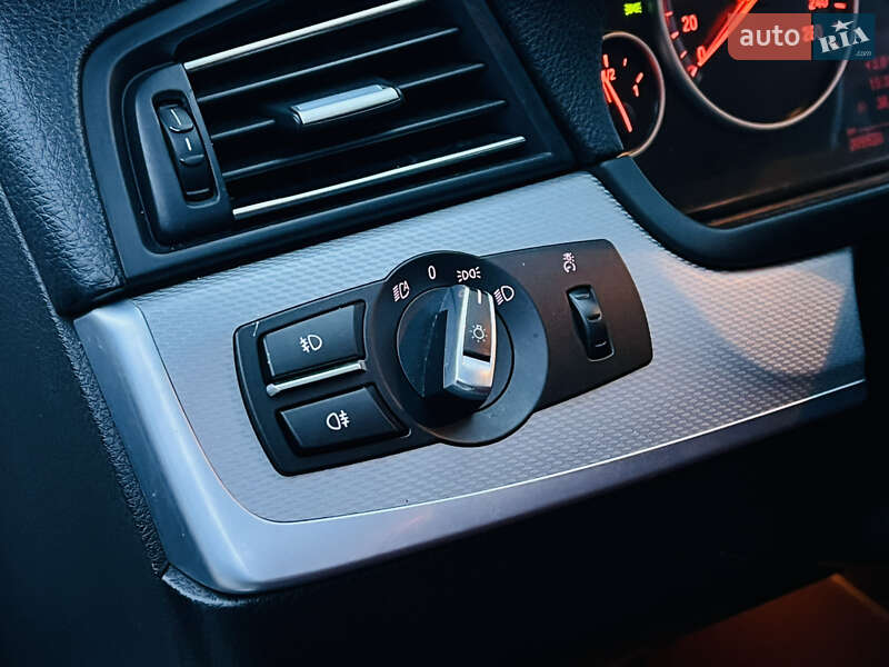 Седан BMW 5 Series 2011 в Харкові