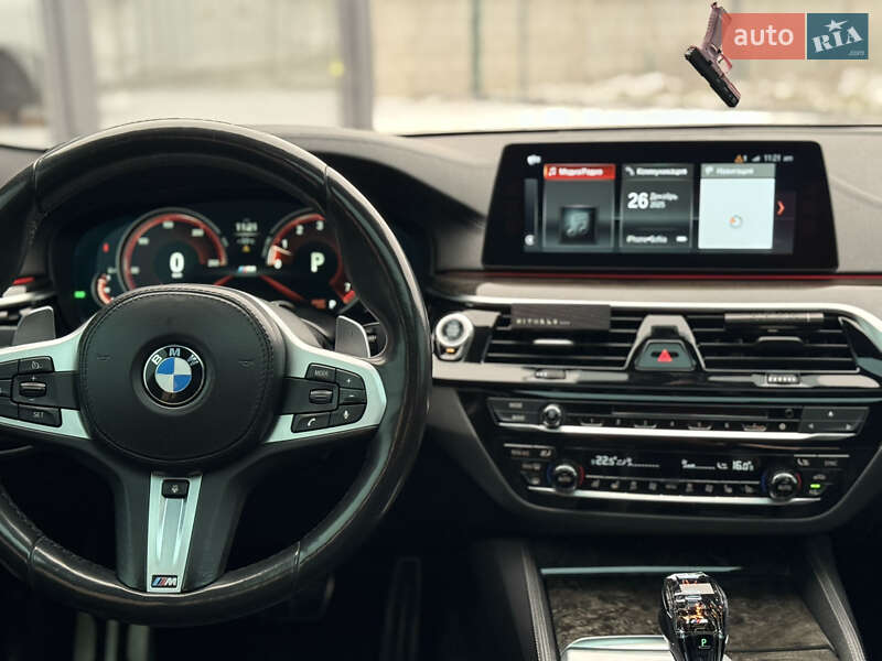 Седан BMW 5 Series 2017 в Киеве