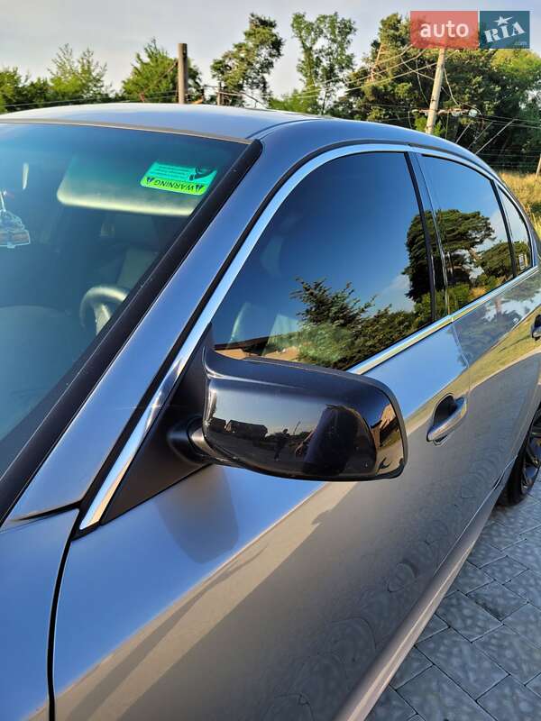 Седан BMW 5 Series 2004 в Львове