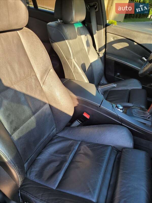 Седан BMW 5 Series 2004 в Львове