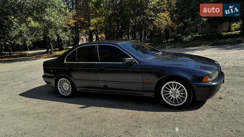 Седан BMW 5 Series 2002 в Днепре