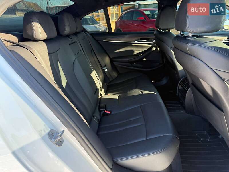 Седан BMW 5 Series 2018 в Ужгороде