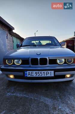 Седан BMW 5 Series 1988 в Кривому Розі