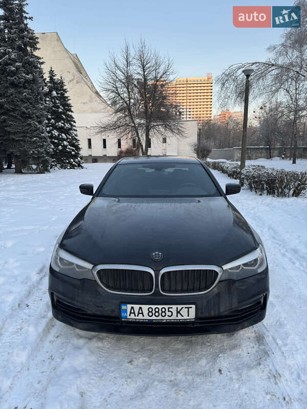 Седан BMW 5 Series 2017 в Кременчуці