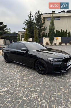Седан BMW 5 Series 2016 в Львові