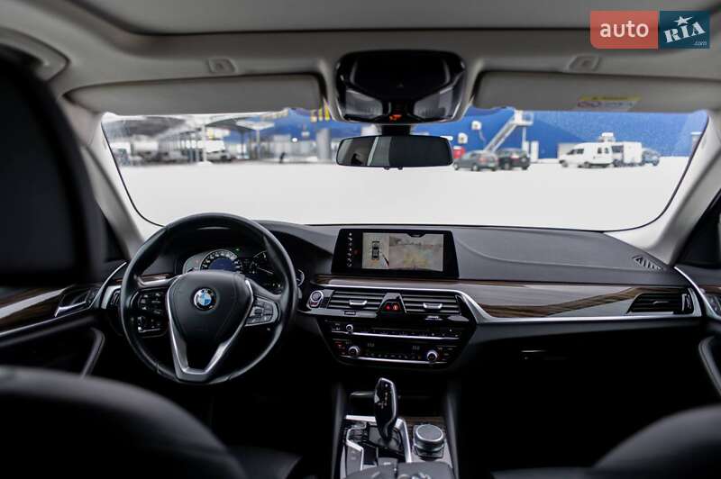 Седан BMW 5 Series 2019 в Ровно