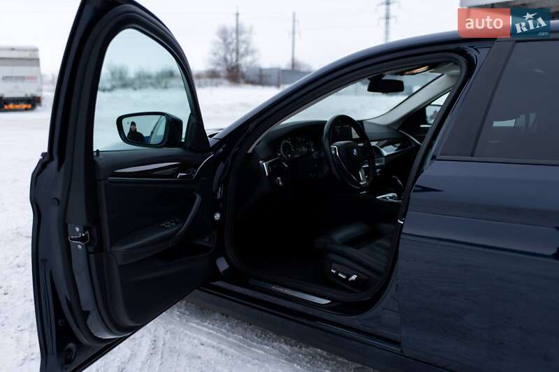 Седан BMW 5 Series 2019 в Ровно