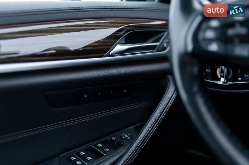Седан BMW 5 Series 2019 в Ровно