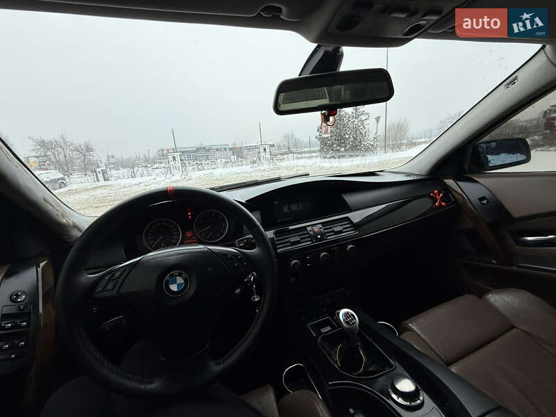 Седан BMW 5 Series 2004 в Каменец-Подольском