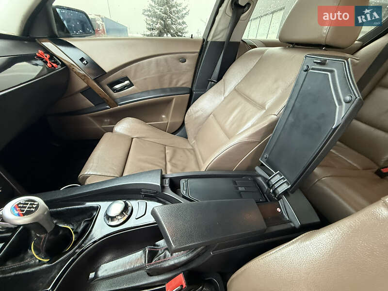Седан BMW 5 Series 2004 в Каменец-Подольском