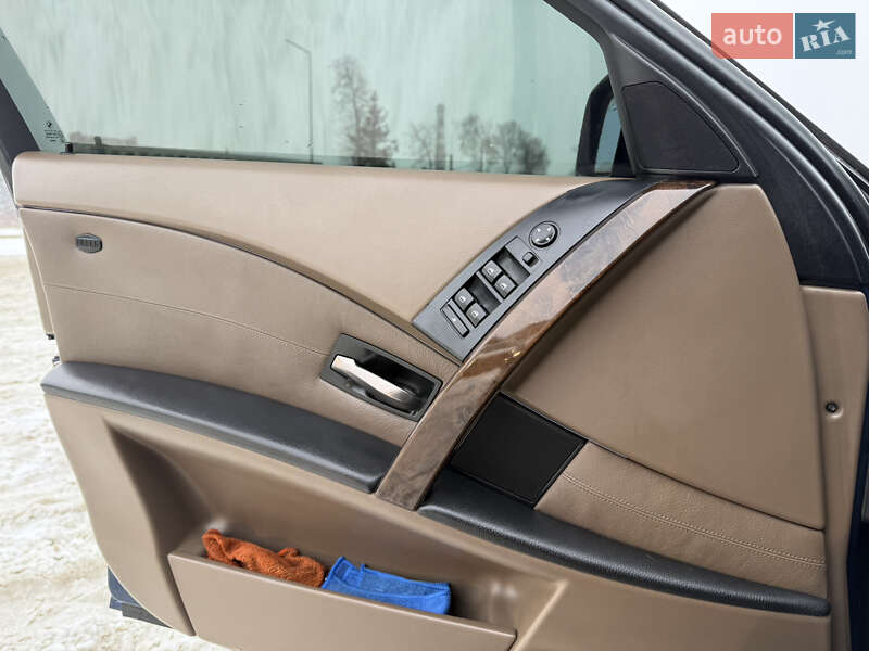 Седан BMW 5 Series 2004 в Каменец-Подольском