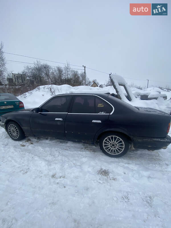Седан BMW 5 Series 1993 в Львове