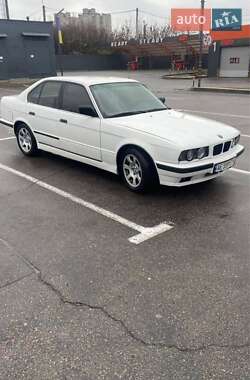 Седан BMW 5 Series 1991 в Харькове