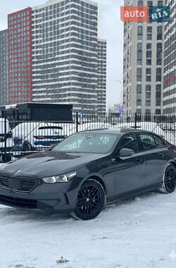 Седан BMW 5 Series 2024 в Киеве