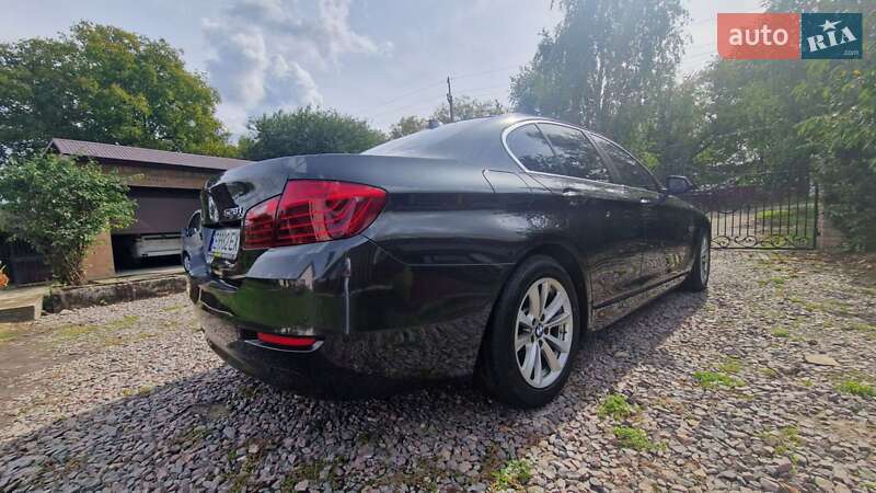 Седан BMW 5 Series 2015 в Чернівцях