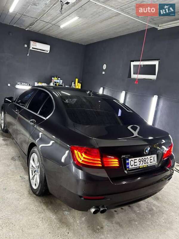 Седан BMW 5 Series 2015 в Чернівцях