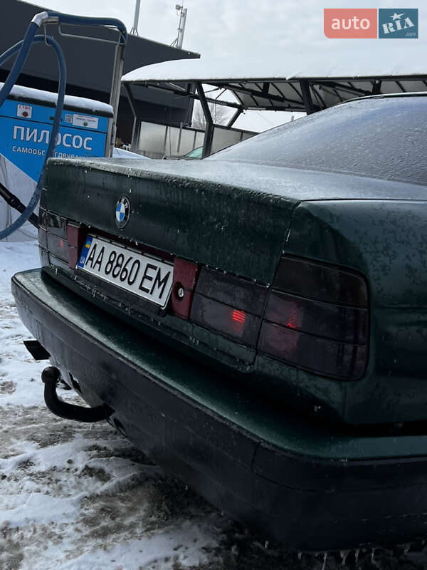 Седан BMW 5 Series 1991 в Вишневом