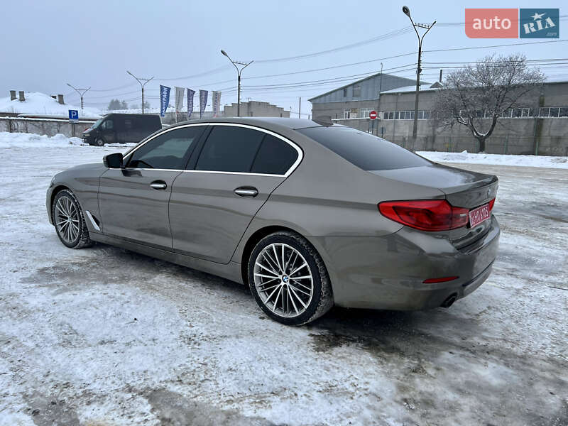 Седан BMW 5 Series 2017 в Нововолынске