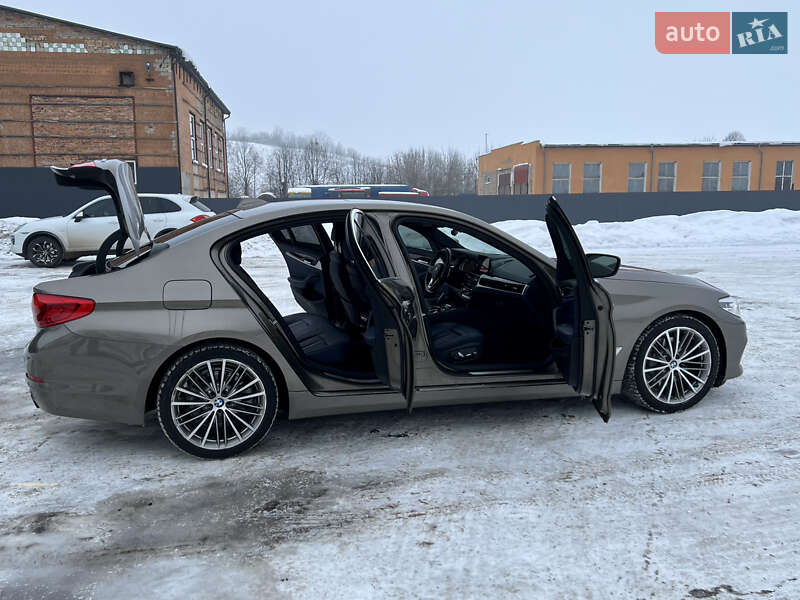 Седан BMW 5 Series 2017 в Нововолынске