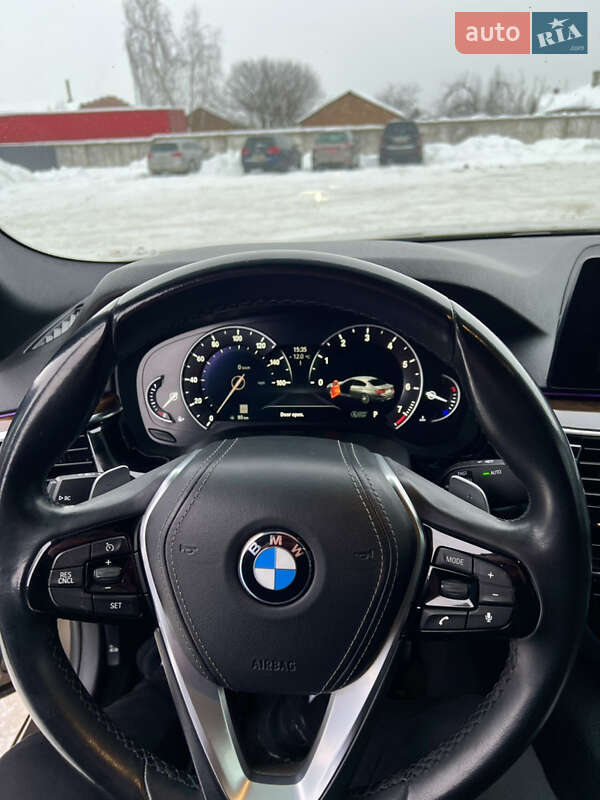 Седан BMW 5 Series 2017 в Нововолынске