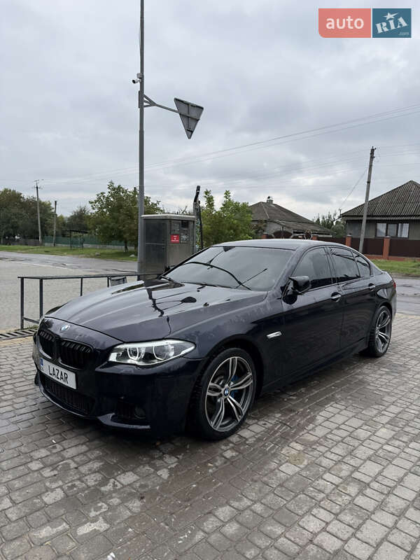 Седан BMW 5 Series 2012 в Хотине