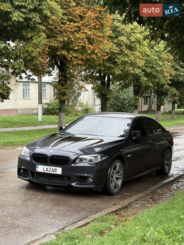 Седан BMW 5 Series 2012 в Хотине