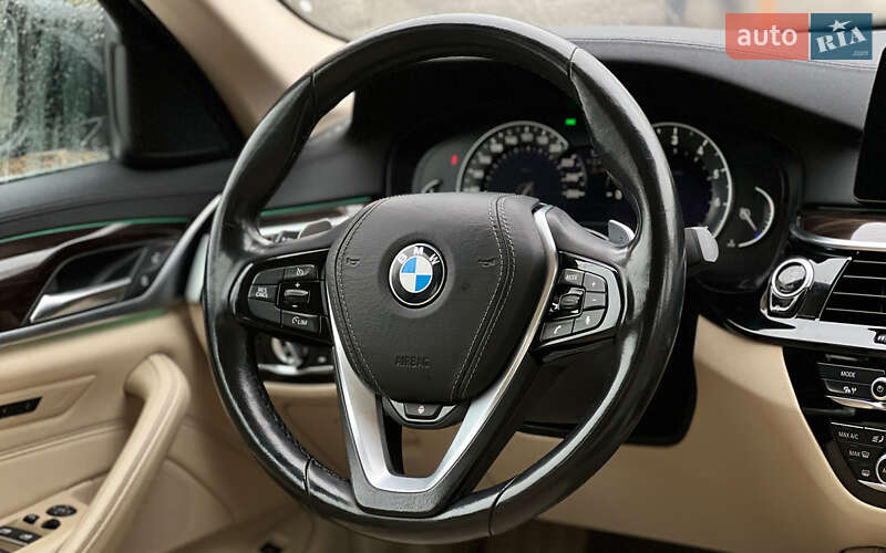Седан BMW 5 Series 2017 в Львове