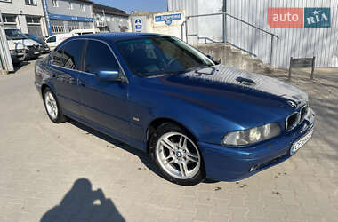 Седан BMW 5 Series 2000 в Хотині