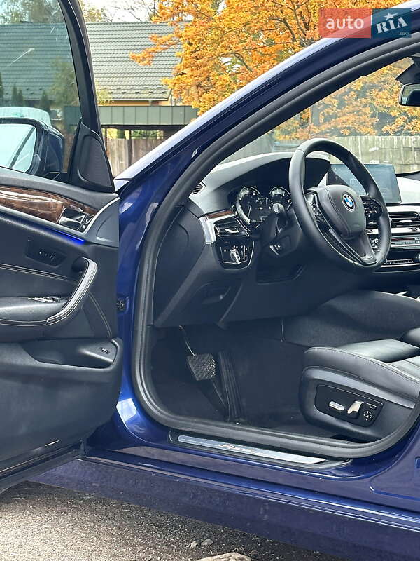 Седан BMW 5 Series 2017 в Днепре