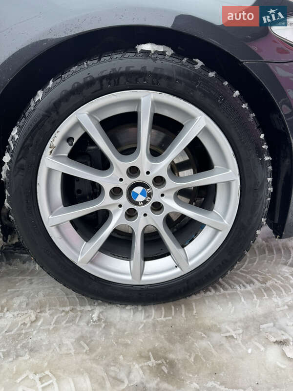 Седан BMW 5 Series 2011 в Хотине