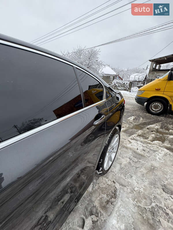 Седан BMW 5 Series 2011 в Хотине