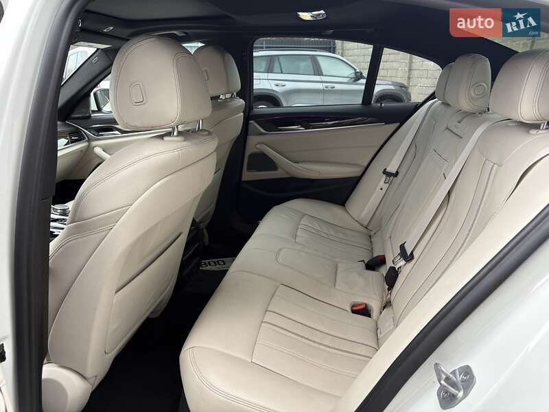 Седан BMW 5 Series 2022 в Львове
