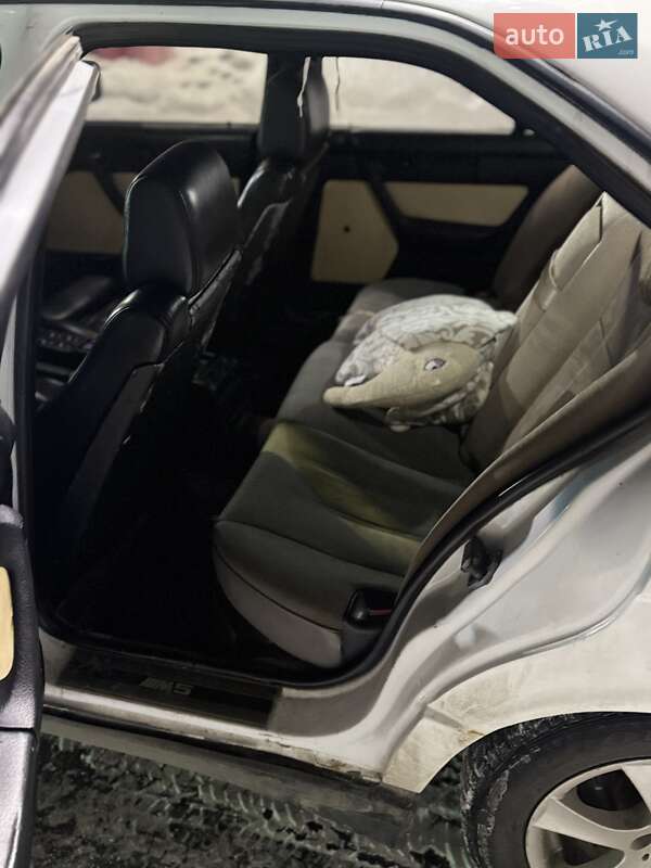 Седан BMW 5 Series 1991 в Киеве