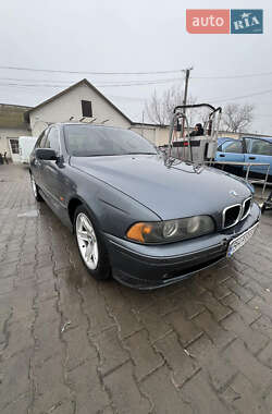 Седан BMW 5 Series 2001 в Тарутине