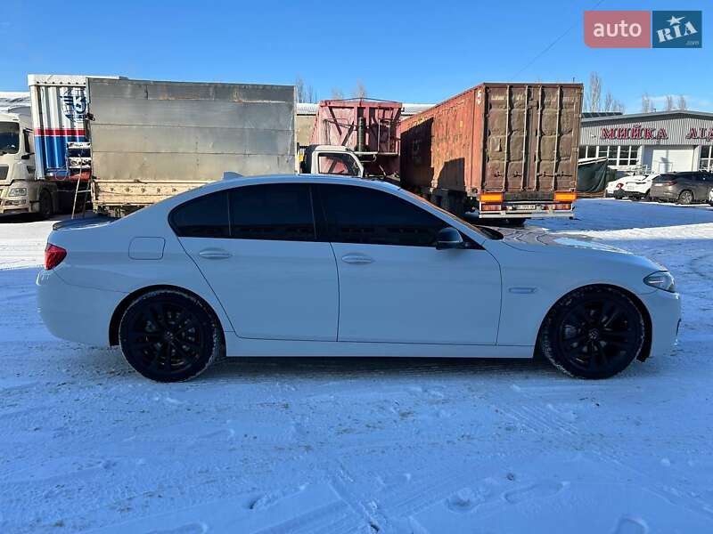 Седан BMW 5 Series 2016 в Николаеве