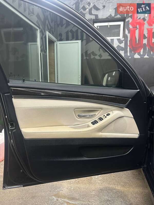 Седан BMW 5 Series 2015 в Каменском