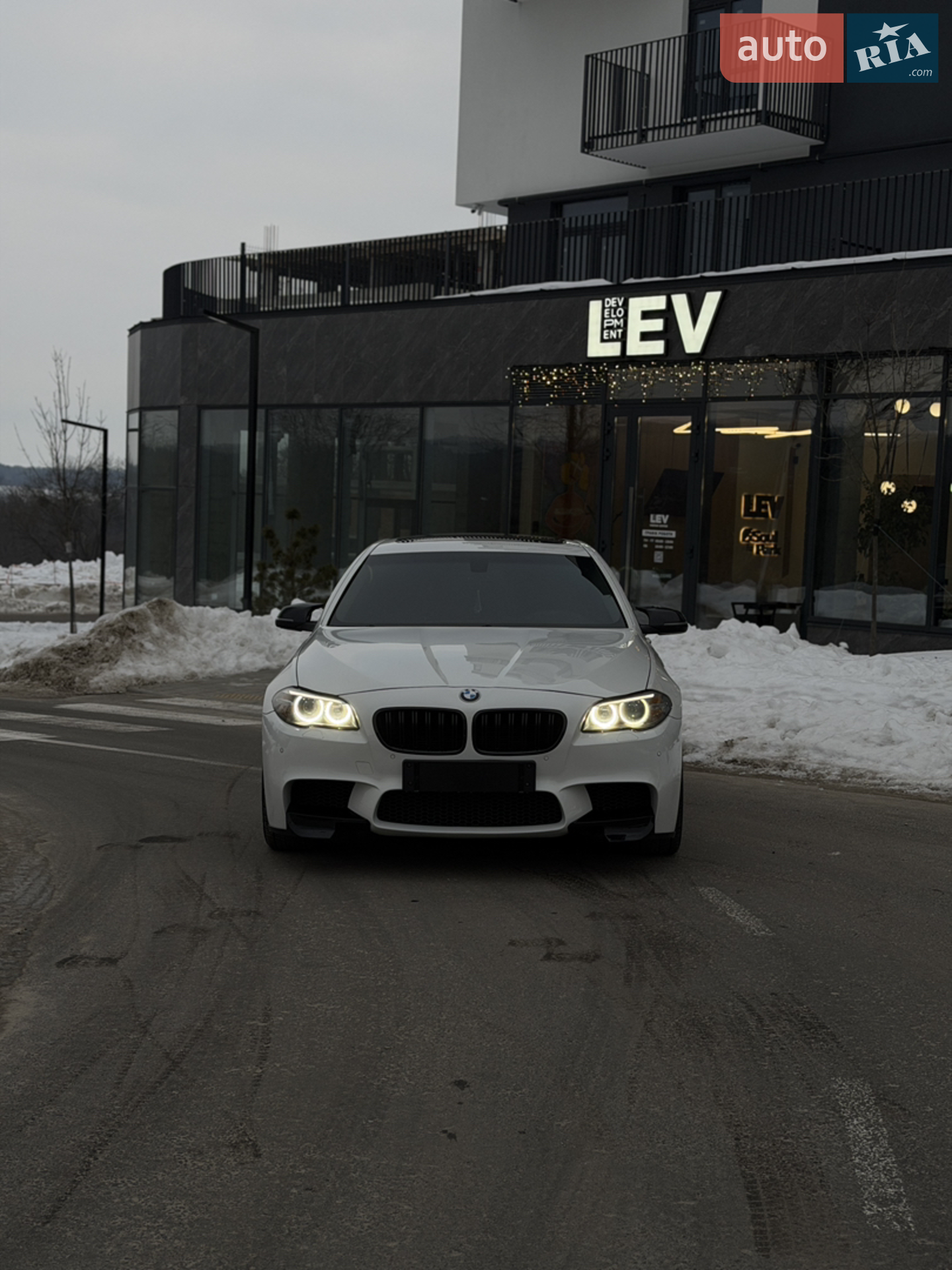 2013 BMW 5er - мініатюра 2