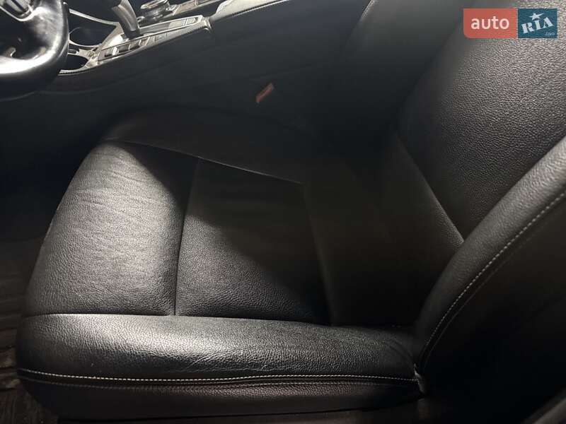 Седан BMW 5 Series 2013 в Львове