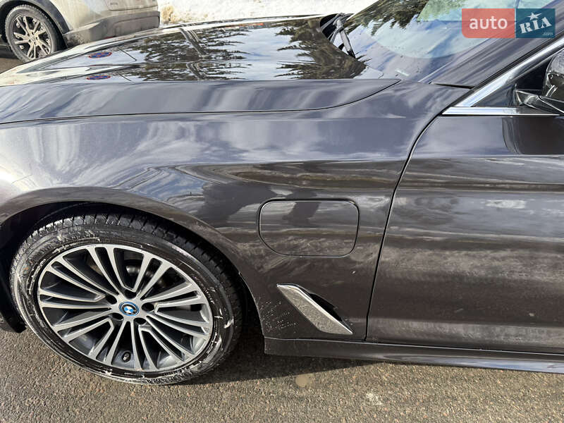 Седан BMW 5 Series 2019 в Львове