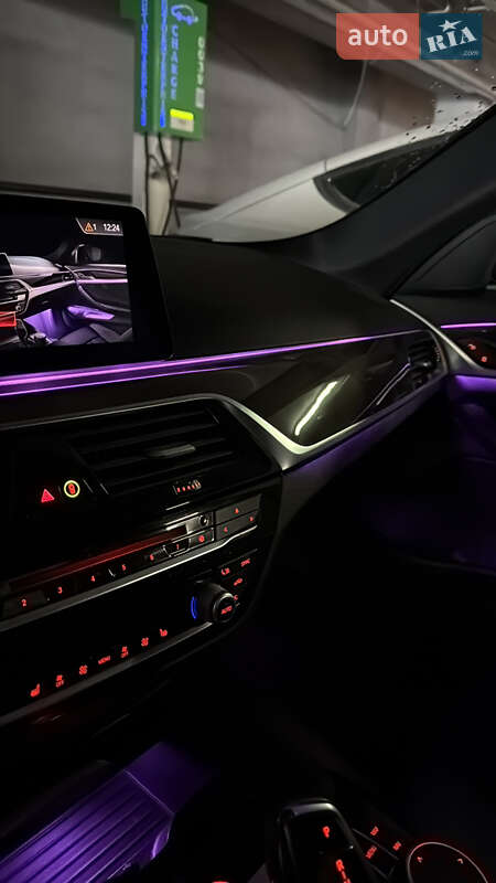 Седан BMW 5 Series 2019 в Львове