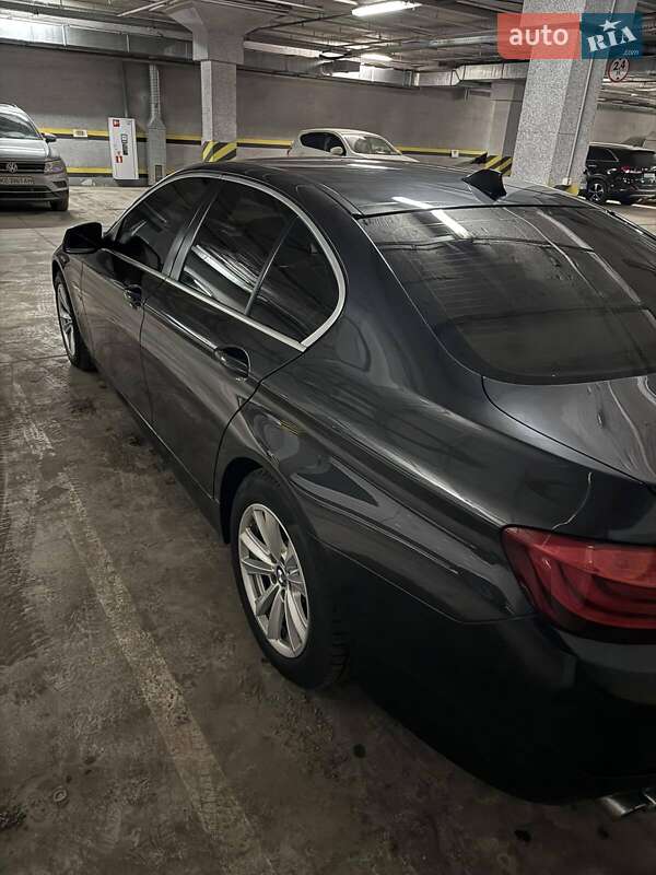 Седан BMW 5 Series 2012 в Кривом Роге