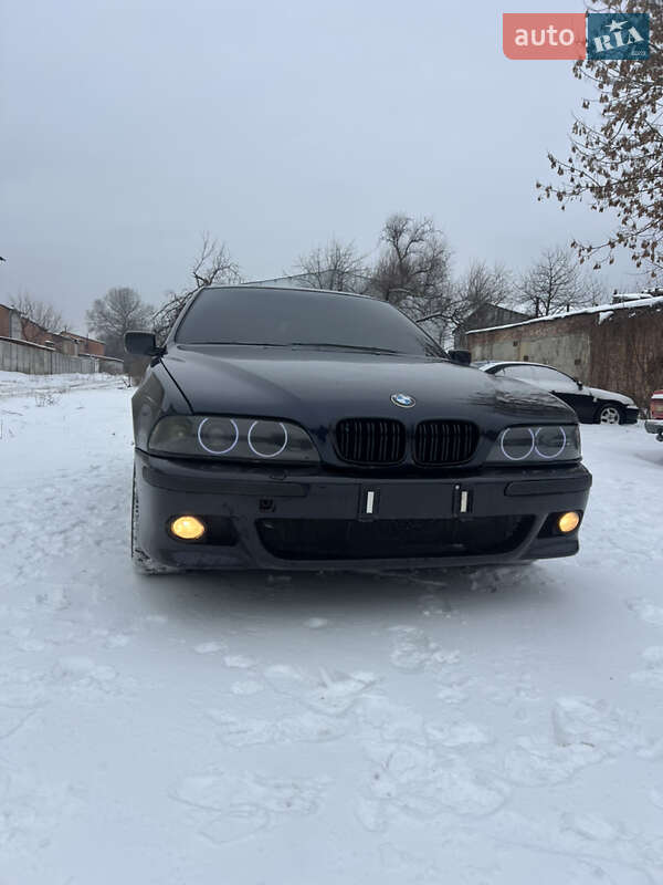 Седан BMW 5 Series 2000 в Виннице