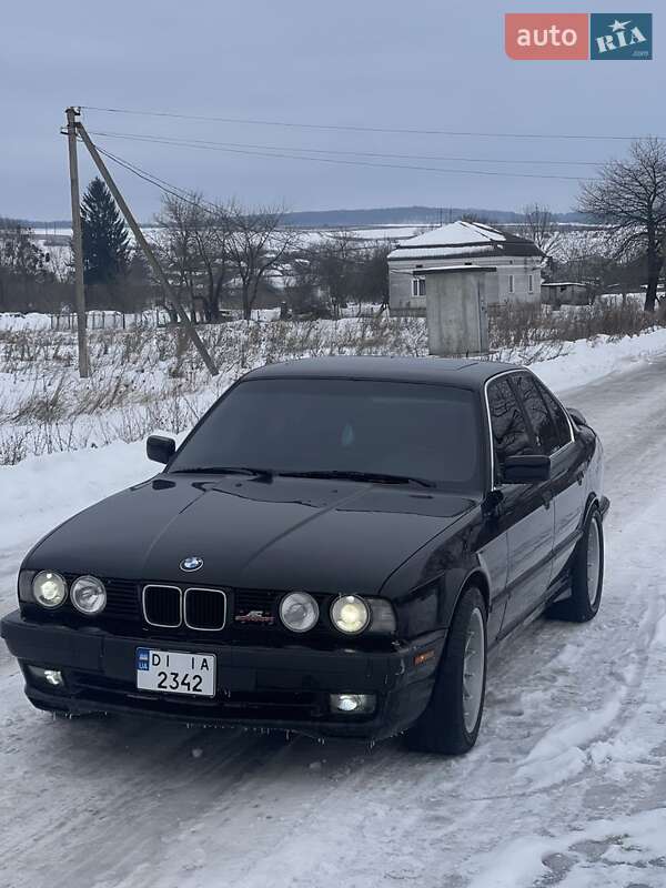 Седан BMW 5 Series 1992 в Рогатине