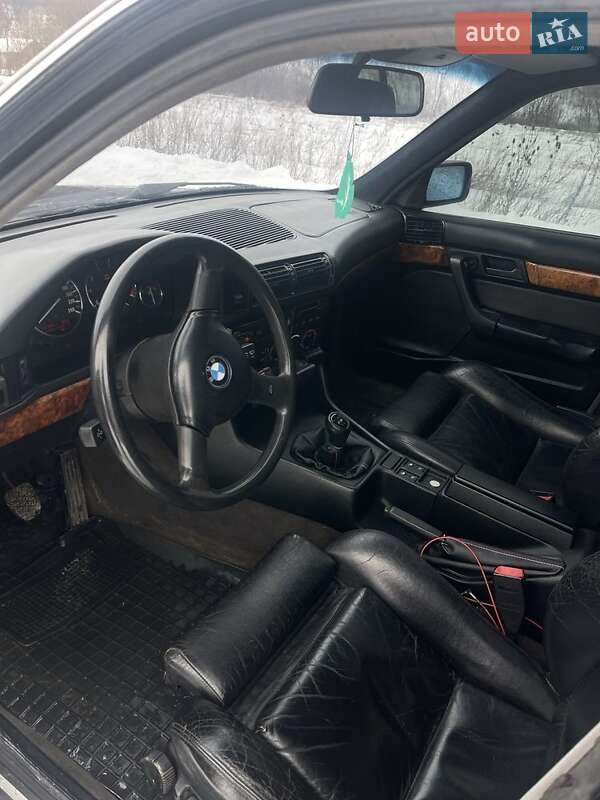 Седан BMW 5 Series 1992 в Рогатине