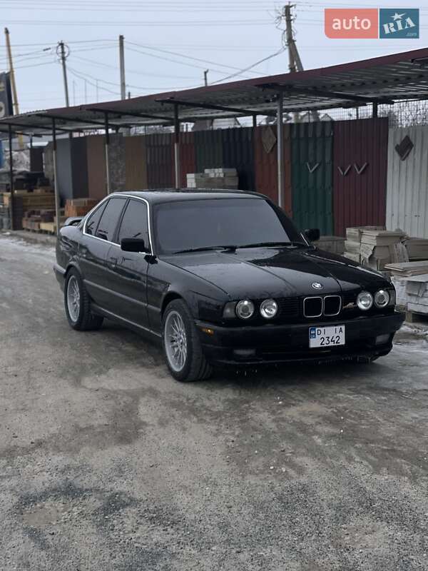 Седан BMW 5 Series 1992 в Рогатине