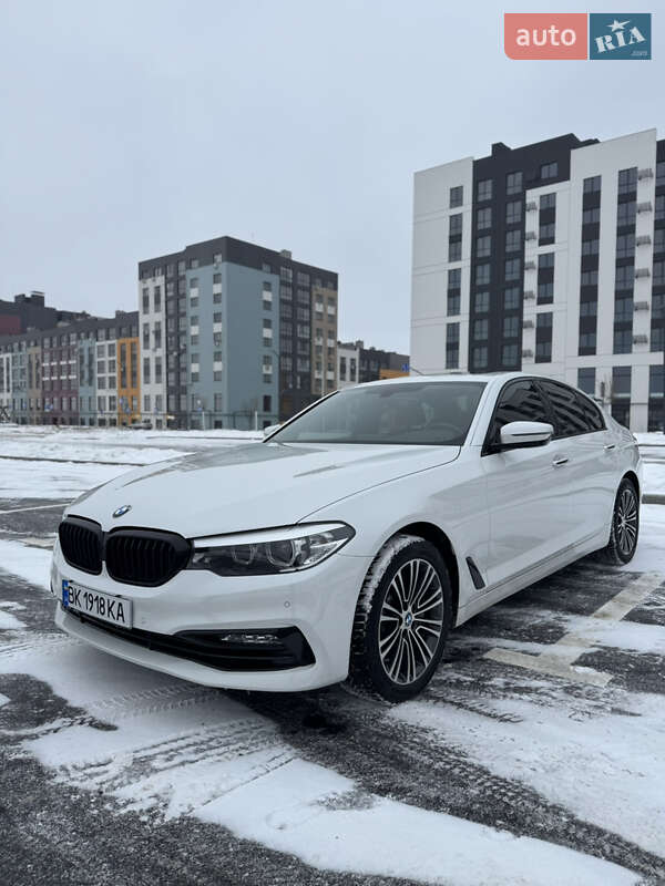 Седан BMW 5 Series 2017 в Ровно