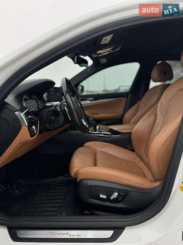 Седан BMW 5 Series 2017 в Ровно