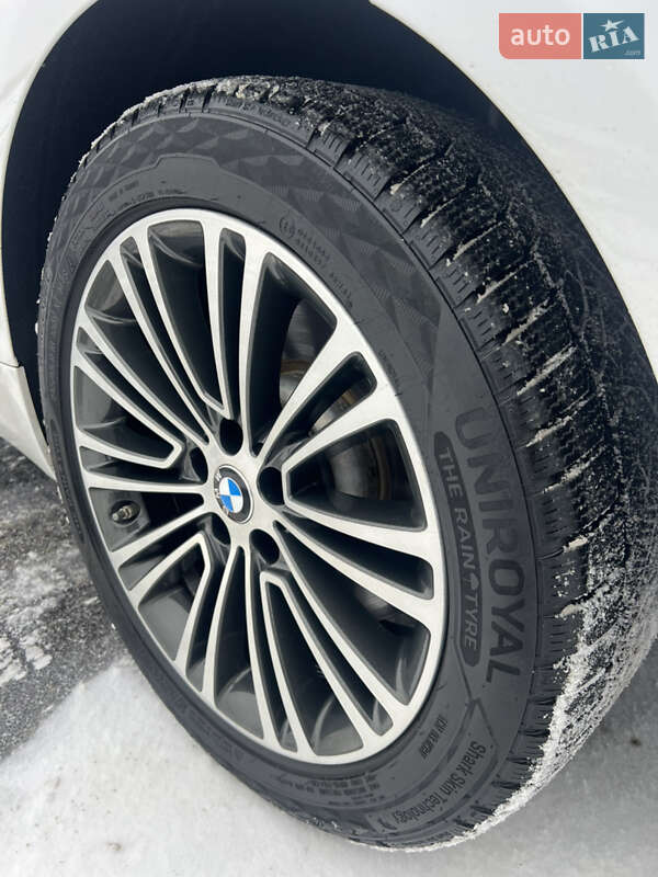 Седан BMW 5 Series 2017 в Ровно